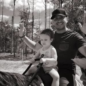 Meet your Posher, Carlos